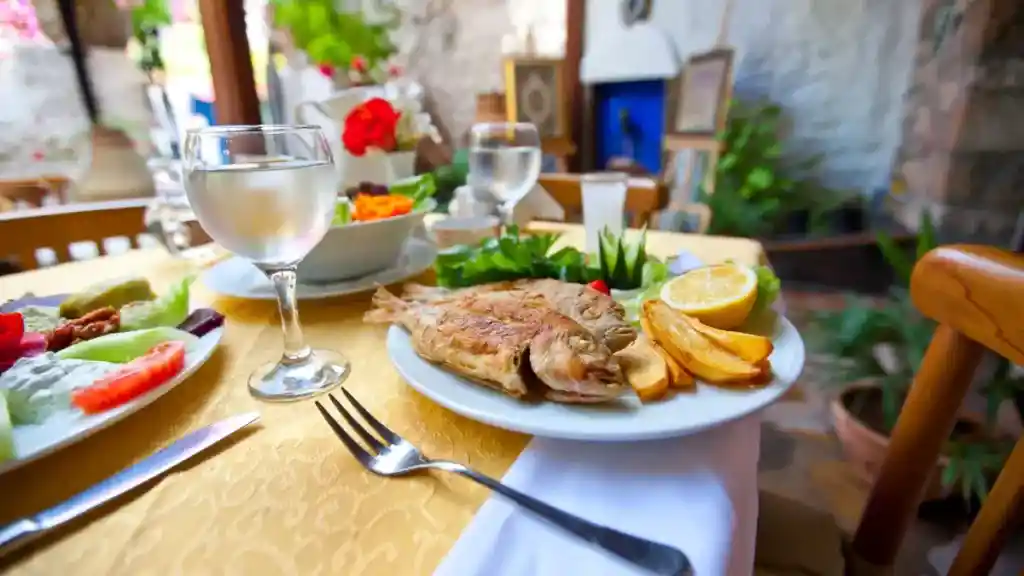 Como montar uma mesa de almoço: Encante seus convidados com uma apresentação impecável Como montar uma mesa de almoço: Encante seus convidados com uma apresentação impecável
