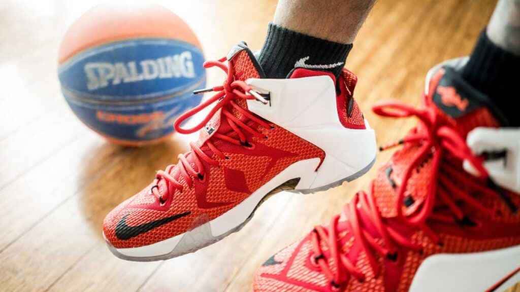 Tênis LeBron 12